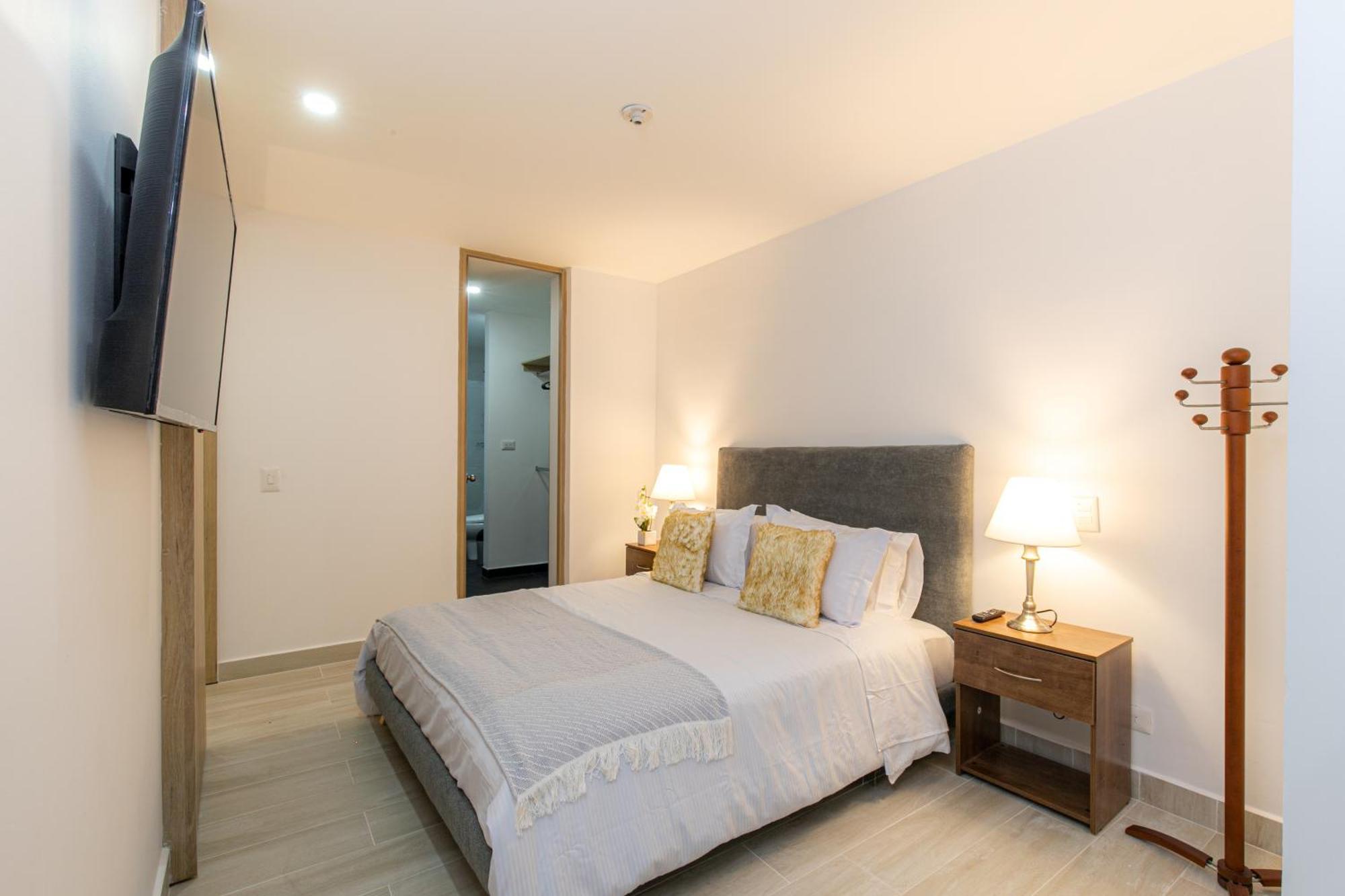 Apartamentos Borbon Suites Medellin Exterior photo