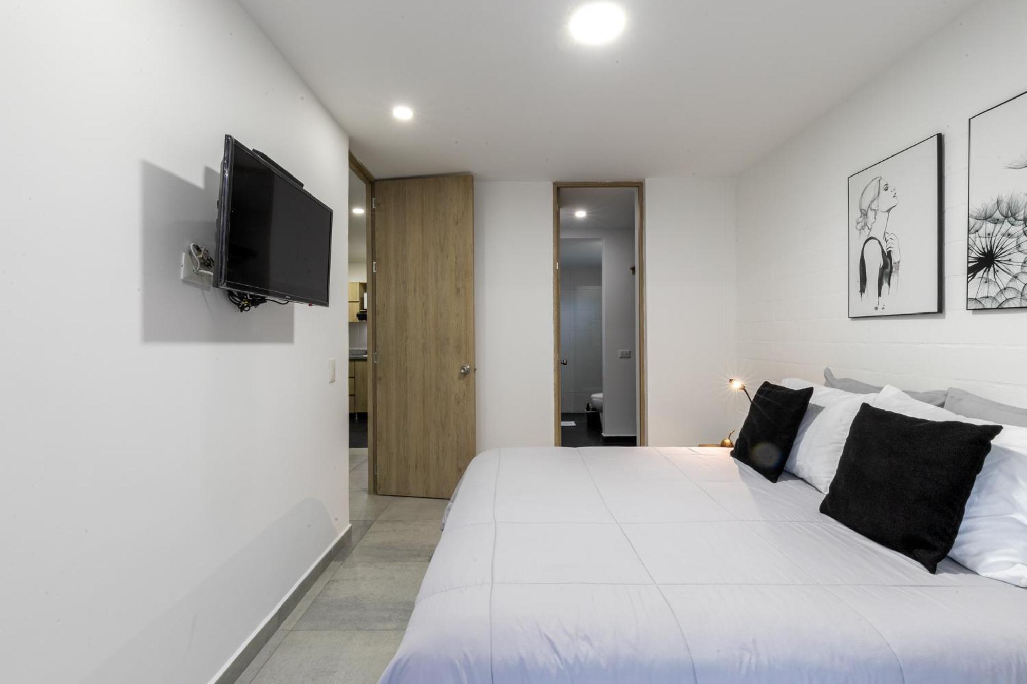 Apartamentos Borbon Suites Medellin Exterior photo