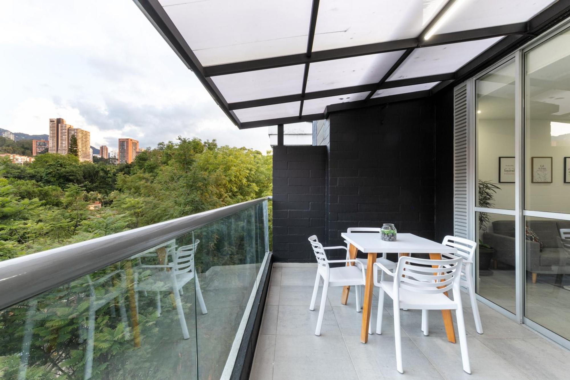 Apartamentos Borbon Suites Medellin Exterior photo
