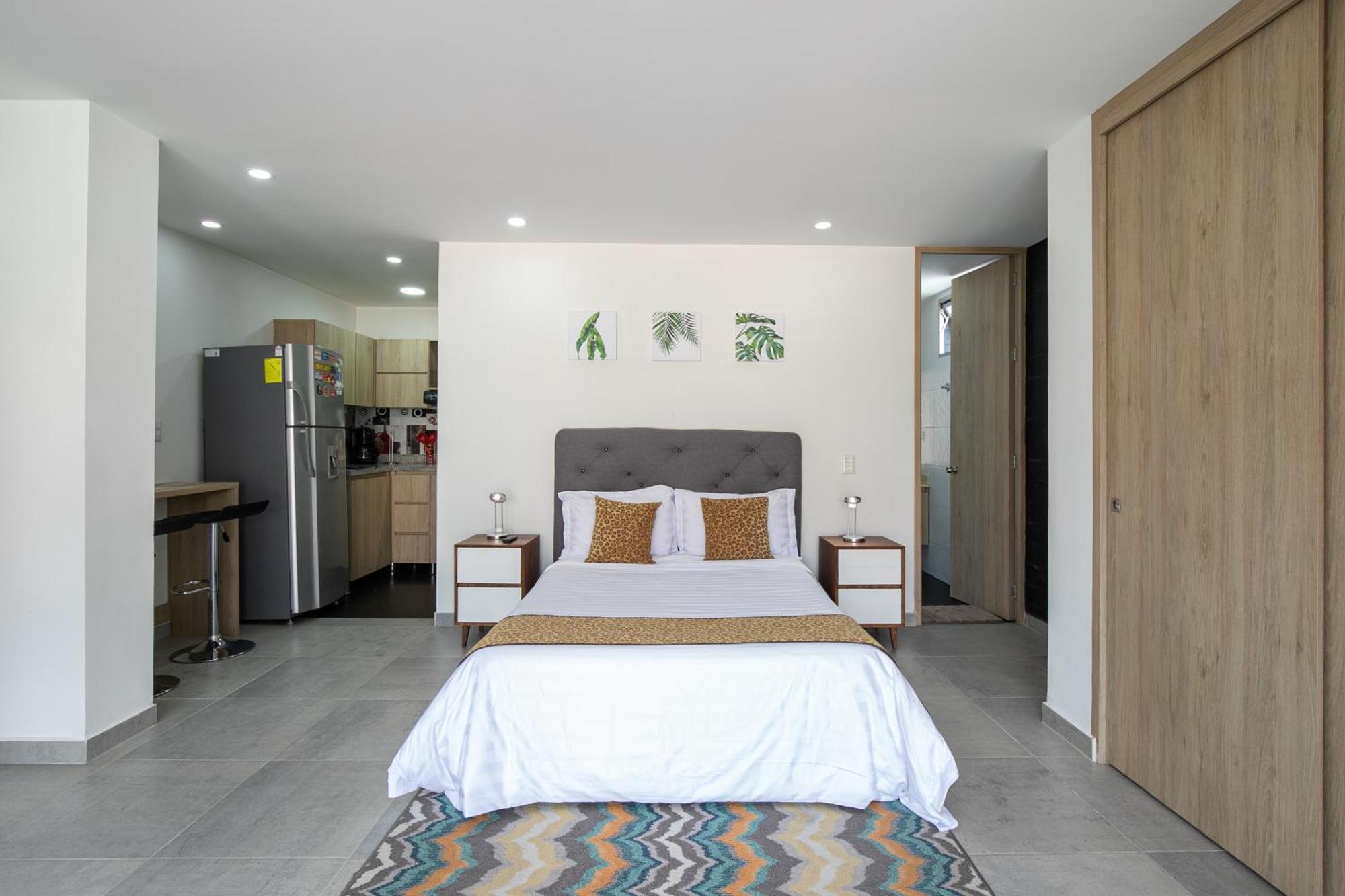Apartamentos Borbon Suites Medellin Exterior photo