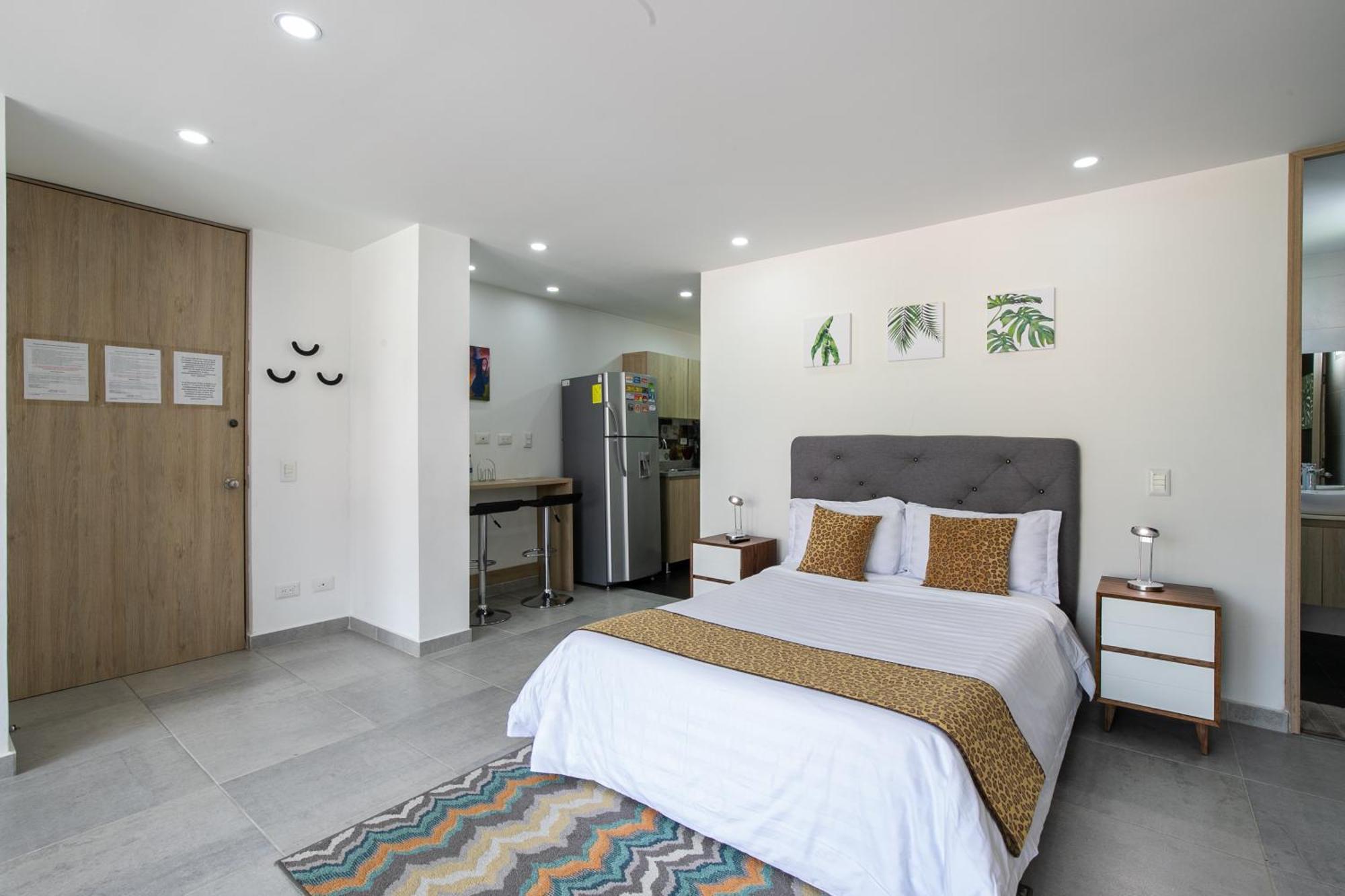 Apartamentos Borbon Suites Medellin Exterior photo
