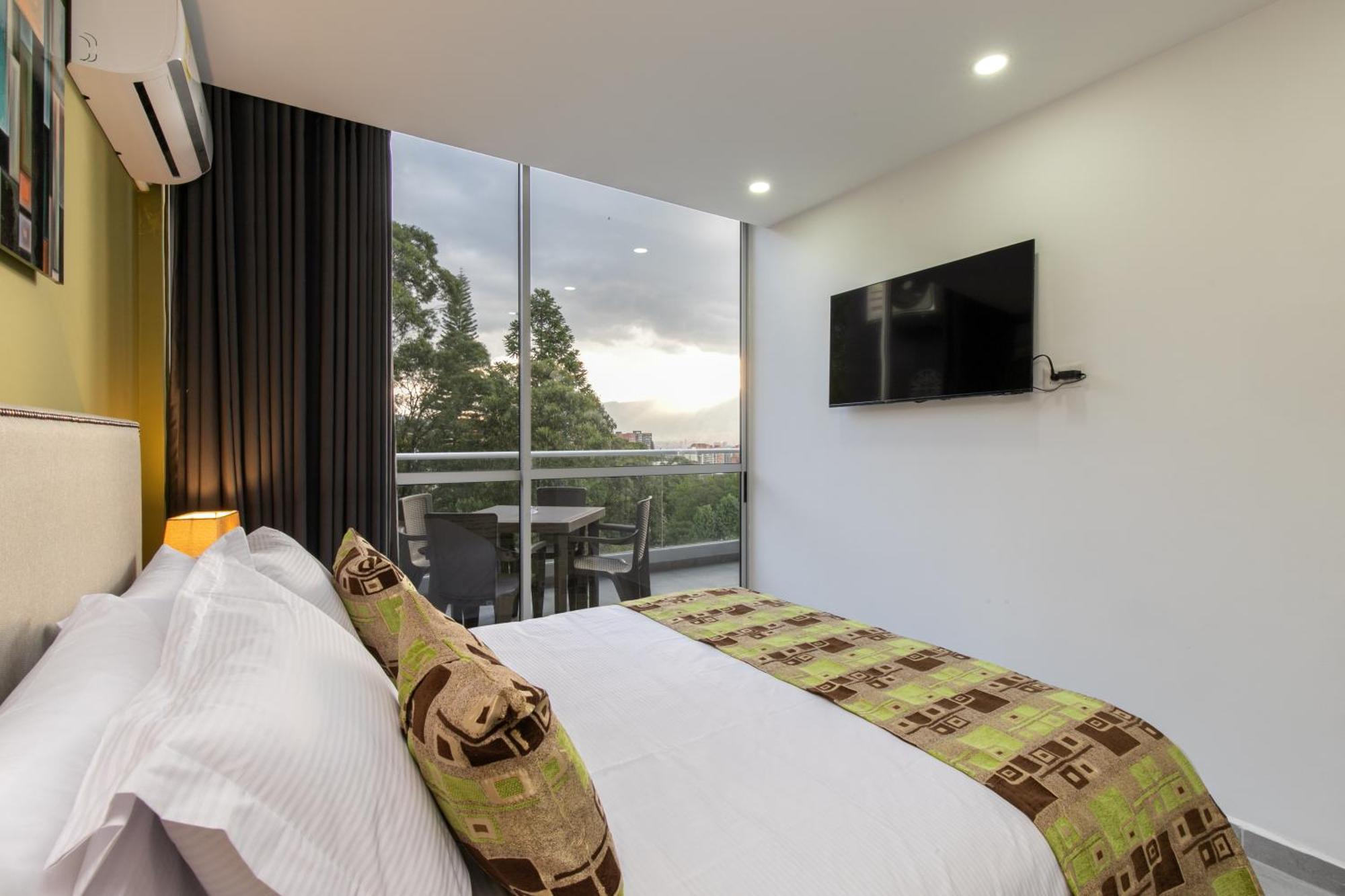 Apartamentos Borbon Suites Medellin Exterior photo