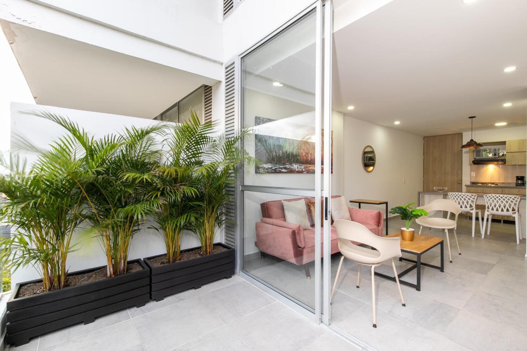Apartamentos Borbon Suites Medellin Exterior photo