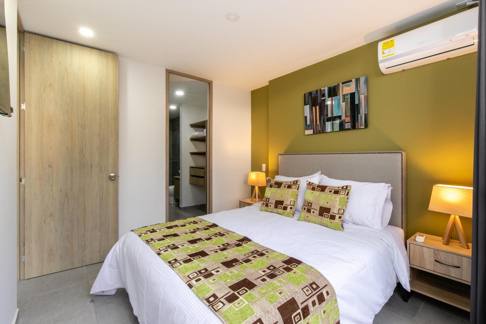 Apartamentos Borbon Suites Medellin Exterior photo