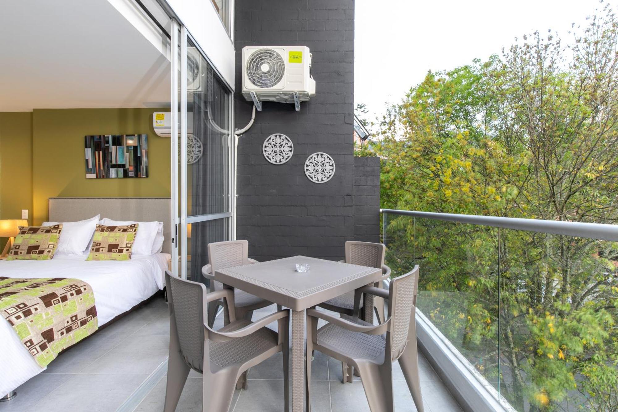 Apartamentos Borbon Suites Medellin Exterior photo